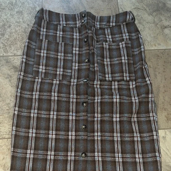 Women Large Plaid Brown Button-Down Skirt - Picture 3 of 6